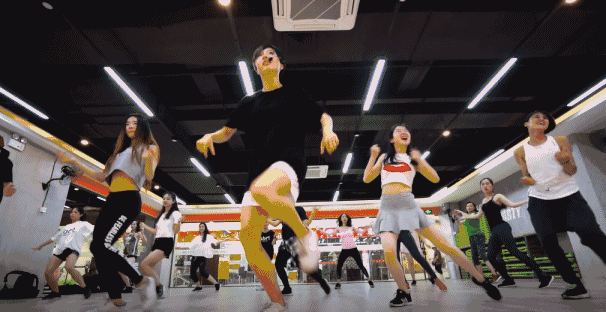 8c5735bb22fe4e06a6f08be9683f66b4.gif